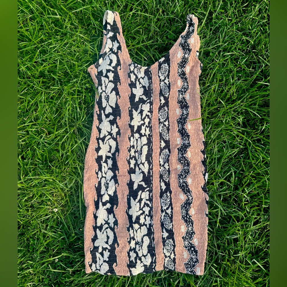 Bodycon ruched mini dress | tropical print